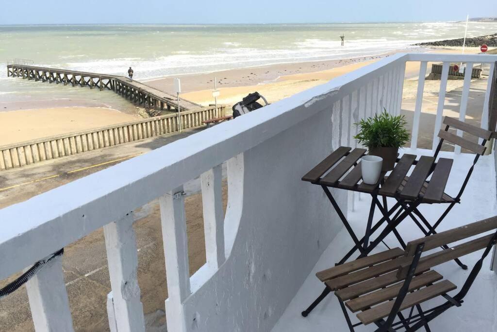 Appartement Front Mer Proche Omaha & Utah Beach - 1 Grandcamp-Maisy Exterior photo